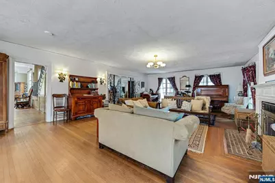 401 Wearimus Road, Ho Ho Kus, NJ 07423 - Photo 25