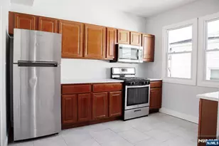 52 Smith St, Newark, NJ 07106 - Photo 3