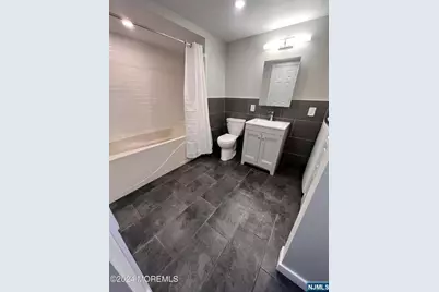 96 Paterson Avenue 1 #1, Midland Park, NJ 07432 - Photo 5