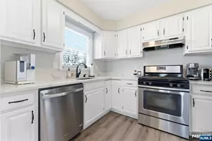 779 Riverside Ave 201, Lyndhurst Township, NJ 07071 - Photo 17