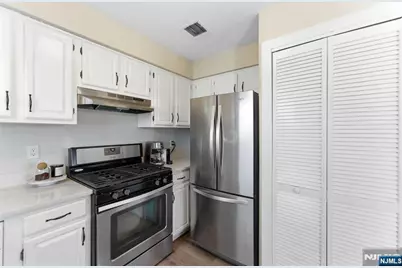 779 Riverside Avenue 201 #201, Lyndhurst Township, NJ 07071 - Photo 19