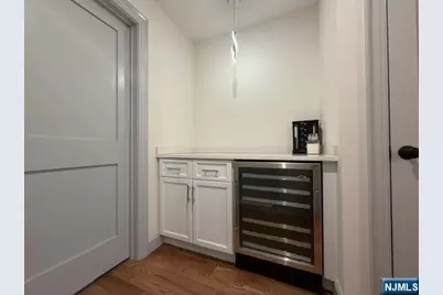 261 7th Street B #B, Palisades Park, NJ 07650 - Photo 15