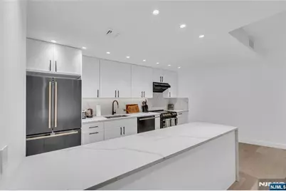 101 Shearwater Court 25 #25, Jersey City, NJ 07305 - Photo 9