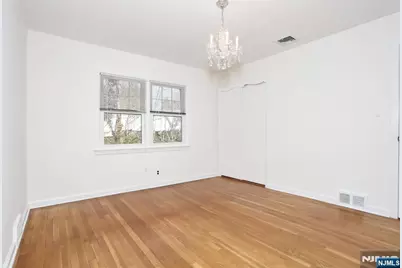 15-03 Everett Terrace, Fair Lawn, NJ 07410 - Photo 9