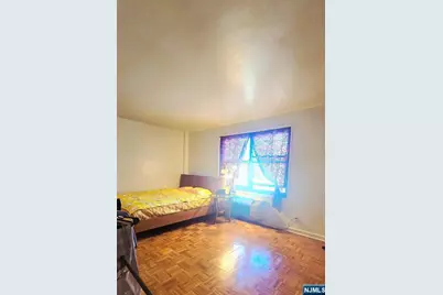 2352 Linwood Avenue 4H #4H, Fort Lee, NJ 07024 - Photo 7