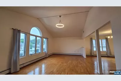 755 Edgewater Avenue 2 #2, Ridgefield, NJ 07657 - Photo 3