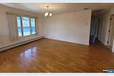 755 Edgewater Avenue 2 #2, Ridgefield, NJ 07657 - Photo 5