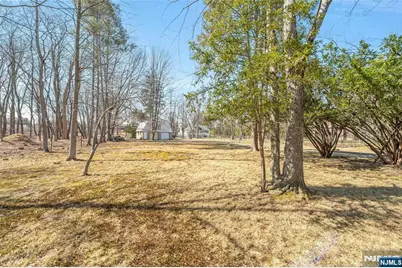 510 W Saddle River Road, Ridgewood, NJ 07450 - Photo 3