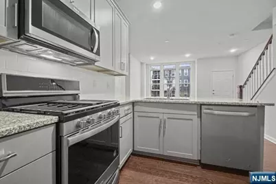 70 Leahy Drive, Wood Ridge, NJ 07075 - Photo 11