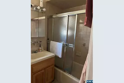 579 Oregon Avenue, Cliffside Park, NJ 07010 - Photo 25