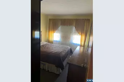 579 Oregon Avenue, Cliffside Park, NJ 07010 - Photo 9