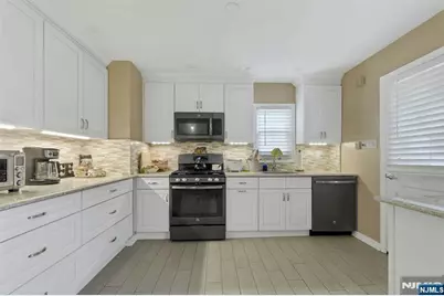 25 Veterans Place, North Arlington, NJ 07031 - Photo 9