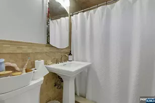 25 Veterans Pl, North Arlington, NJ 07031 - Photo 15