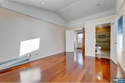 577 Forest Avenue, Paramus, NJ 07652 - Photo 17