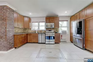 577 Forest Ave, Paramus, NJ 07652 - Photo 9