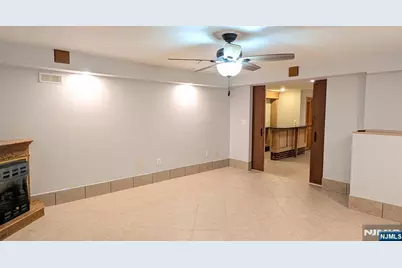 277 Wallington Avenue, Wallington, NJ 07057 - Photo 21