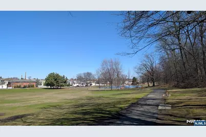 277 Wallington Avenue, Wallington, NJ 07057 - Photo 29