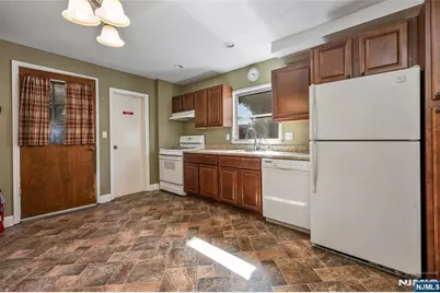 31-33 William Street, Bergenfield, NJ 07621 - Photo 19