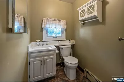 31-33 William Street, Bergenfield, NJ 07621 - Photo 21