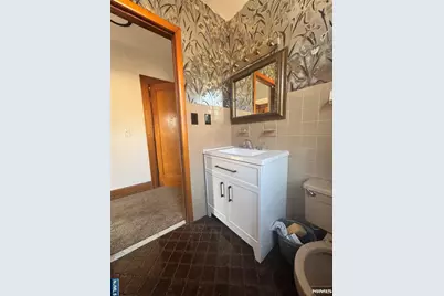 688 Kingsland Avenue 2 #2, Ridgefield, NJ 07657 - Photo 9