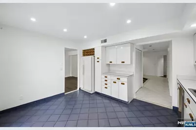 1431 John Street, Fort Lee, NJ 07024 - Photo 15