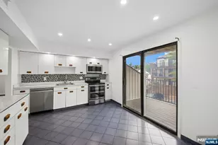 1431 John St, Fort Lee, NJ 07024 - Photo 17