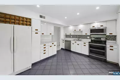 1431 John Street, Fort Lee, NJ 07024 - Photo 13