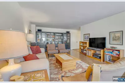 2150 Center Avenue 3C #3C, Fort Lee, NJ 07024 - Photo 5