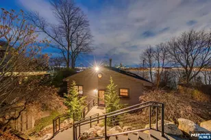 33 Colony Rd, Edgewater, NJ 07020 - Photo 7