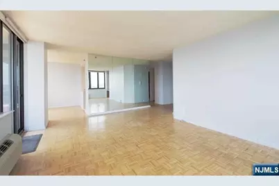 100 Carlyle 11J-N #11J-N, Cliffside Park, NJ 07010 - Photo 3