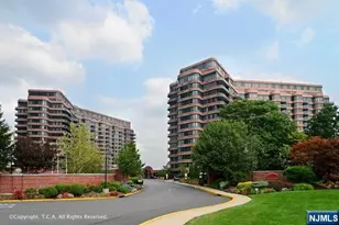100 Carlyle 11J-N, Cliffside Park, NJ 07010 - Photo 21