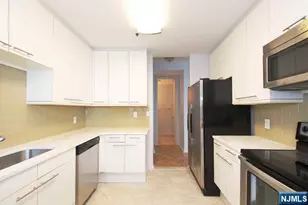 100 Carlyle 11J-N, Cliffside Park, NJ 07010 - Photo 5