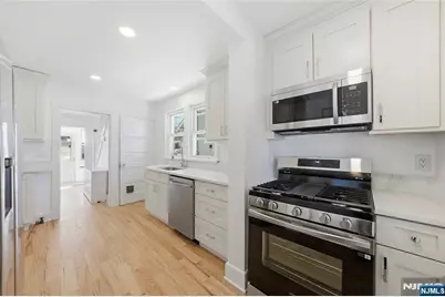 155 W Clinton Avenue, Bergenfield, NJ 07621 - Photo 15