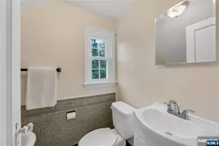 157 Glenbrook Pkwy, Englewood, NJ 07631 - Photo 31