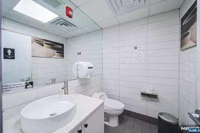 325 Broad Avenue, Palisades Park, NJ 07650 - Photo 15