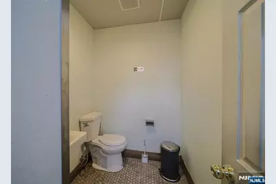 325 Broad Avenue, Palisades Park, NJ 07650 - Photo 13