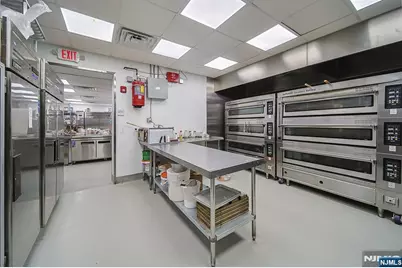 325 Broad Avenue, Palisades Park, NJ 07650 - Photo 7