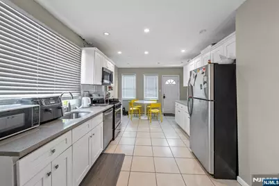 38-40 Nairn Place, Newark, NJ 07108 - Photo 5