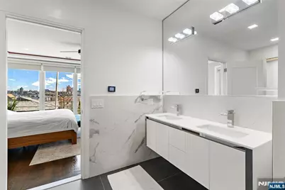 504 Undercliff Avenue, Edgewater, NJ 07020 - Photo 19