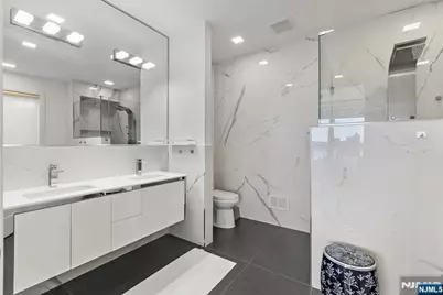 504 Undercliff Avenue, Edgewater, NJ 07020 - Photo 21