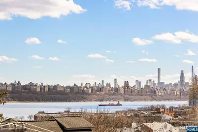 504 Undercliff Avenue, Edgewater, NJ 07020 - Photo 43