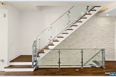 504 Undercliff Avenue, Edgewater, NJ 07020 - Photo 11