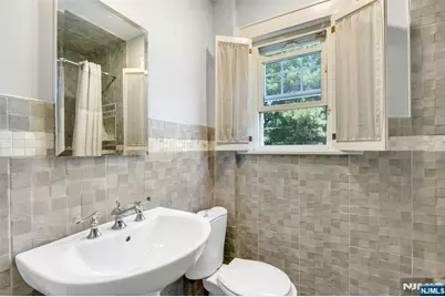 65 Merrison Street, Teaneck Township, NJ 07666 - Photo 27