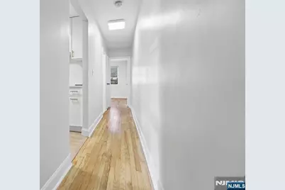 2329 Hudson Terrace E9 #E9, Fort Lee, NJ 07024 - Photo 9