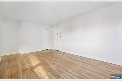 2329 Hudson Terrace E9 #E9, Fort Lee, NJ 07024 - Photo 7