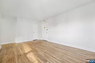 2329 Hudson Terrace E9, Fort Lee, NJ 07024 - Photo 7