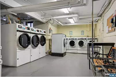 2329 Hudson Terrace E9 #E9, Fort Lee, NJ 07024 - Photo 17