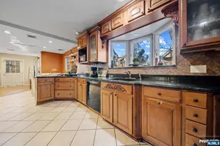 81 Vreeland Ave, Midland Park, NJ 07432 - Photo 9