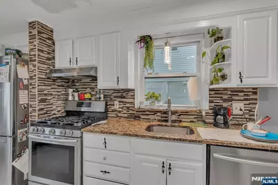 644 Valley Brook Avenue, Lyndhurst Township, NJ 07071 - Photo 21