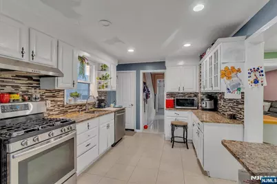 644 Valley Brook Avenue, Lyndhurst Township, NJ 07071 - Photo 23